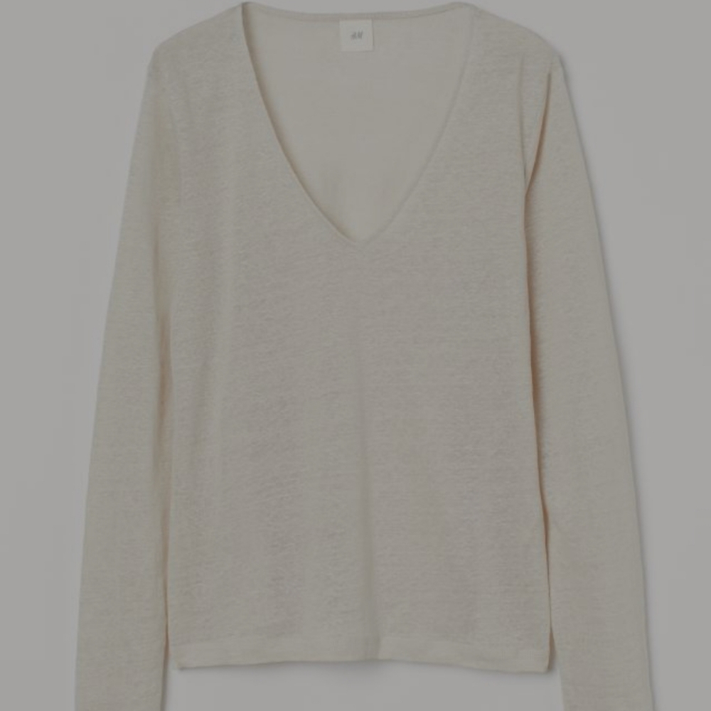 White H&M sweater!!!🤍🤍